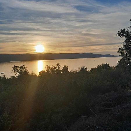 Apartman Larus Starigrad Paklenica Esterno foto