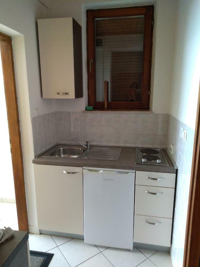 Apartman Larus Starigrad Paklenica Esterno foto