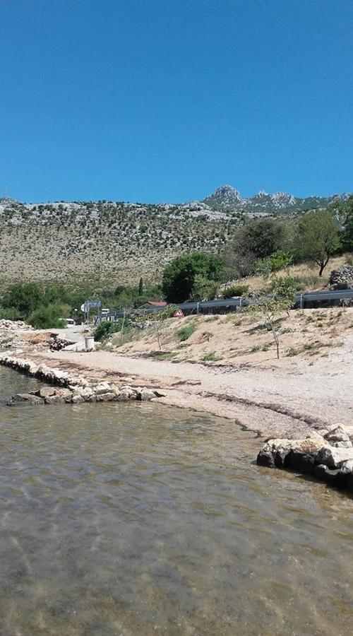 Apartman Larus Starigrad Paklenica Esterno foto
